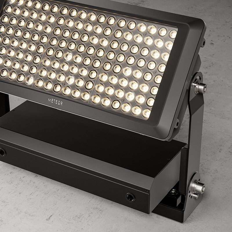 Bolt floodlight with mounting hardware for natatorium environments